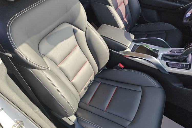 Used Geely Auto Emgrand X7 Sport 2018 1.8TD Automatic Two-Wheel Drive Zhiya Model Right Front Seat