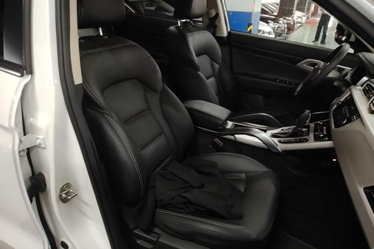 Used Geely Auto Emgrand X7 Sport 2018 1.8TD Automatic Two-Wheel Drive Zhiya Model Right Front Seat