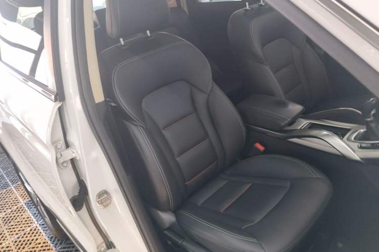 Used Geely Auto Emgrand X7 Sport 2018 1.8TD Manual Two-Wheel Drive Zhiya Model Right Front Seat