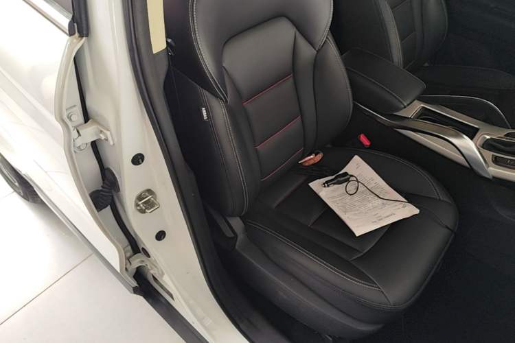 Used Geely Auto Emgrand X7 Sport 2018 1.8TD Automatic Two-Wheel Drive Smart Connect 4G Internet Edition Right Front Seat