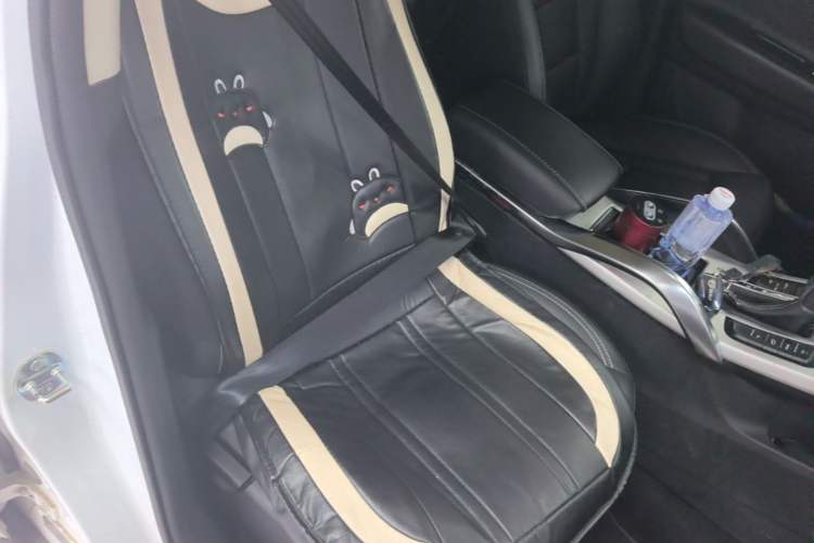 Used Geely Auto Emgrand X7 Sport 2018 1.8TD Automatic Two-Wheel Drive Smart Connect 4G Internet Edition Right Front Seat