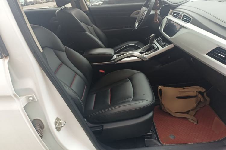 Used Geely Auto Emgrand X7 Sport 2018 1.8TD Automatic Two-Wheel Drive Smart 4G Connected Version Right Front Seat
