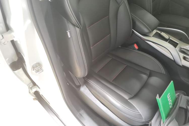 Used Geely Auto Emgrand X7 Sport 2018 1.8TD Automatic Two-Wheel Drive Smart Connect 4G Internet Edition Right Front Seat