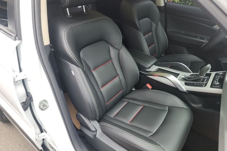 Used Geely Auto Emgrand X7 Sport 2018 1.8TD Automatic Two-Wheel Drive Smart 4G Connected Version Right Front Seat