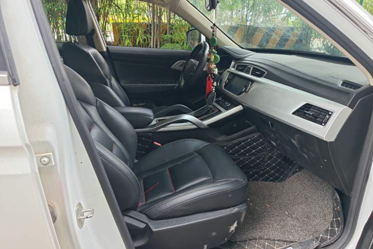 Used Geely Auto Emgrand X7 Sport 2018 1.8TD Automatic Two-Wheel Drive Smart Connect 4G Internet Edition Right Front Seat