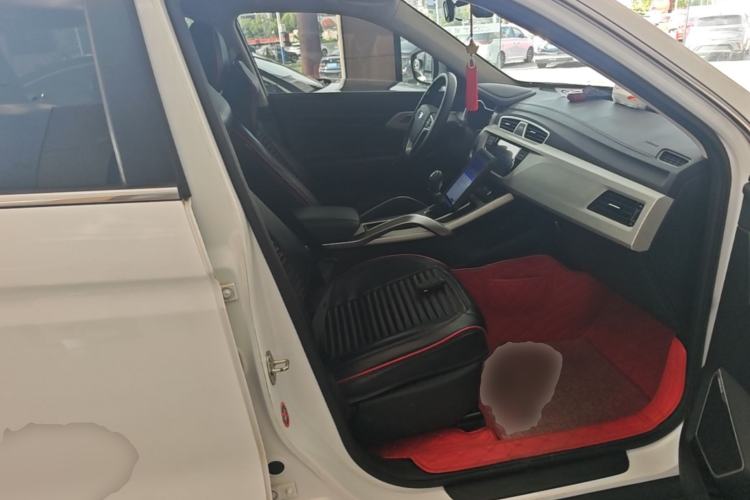 Used Geely Auto Emgrand X7 Sport 2018 2.0L Manual Two-Wheel Drive Zhiya Version Right Front Seat