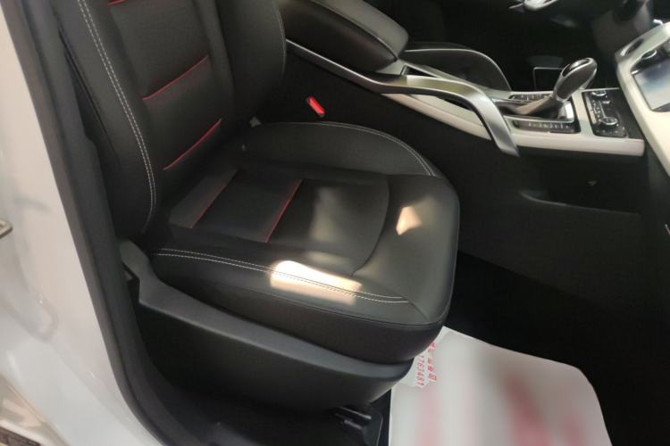 Used Geely Auto Emgrand X7 Sport 2018 1.8TD Automatic Two-Wheel Drive Smart Connect 4G Internet Edition Right Front Seat