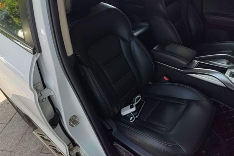 Used Geely Auto Emgrand X7 Sport 2018 1.8TD Automatic Two-Wheel Drive Smart 4G Connected Version Right Front Seat
