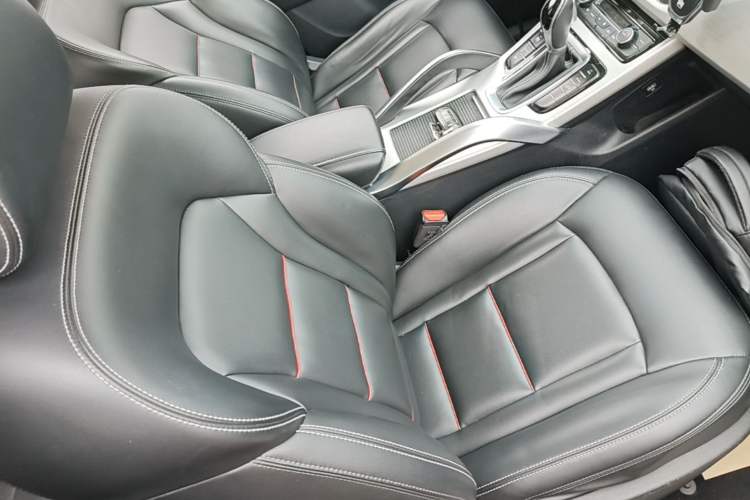 Used Geely Auto Emgrand X7 Sport 2018 1.8TD Automatic Two-Wheel Drive Zhiya Model Right Front Seat