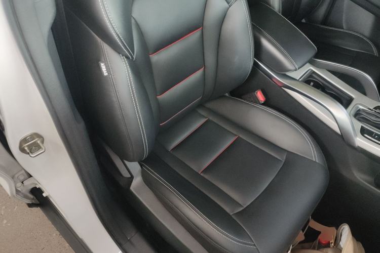 Used Geely Auto Emgrand X7 Sport 2018 1.8TD Automatic Two-Wheel Drive Smart Connect 4G Internet Edition Right Front Seat