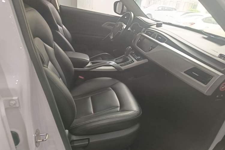 Used Geely Auto Emgrand X7 Sport 2018 1.8TD Automatic Two-Wheel Drive Zhiya Model Right Front Seat