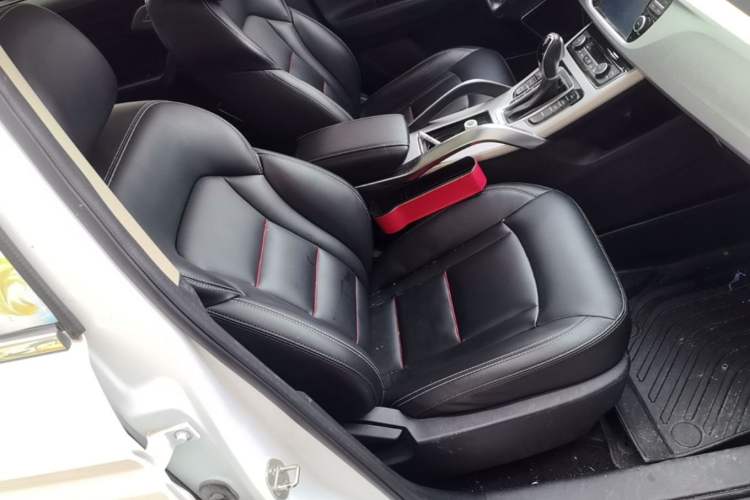 Used Geely Auto Emgrand X7 Sport 2018 1.8TD Automatic Two-Wheel Drive Zhiya Model Right Front Seat