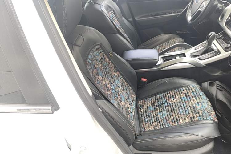 Used Geely Auto Emgrand X7 Sport 2018 1.8TD Automatic Two-Wheel Drive Smart Connect 4G Internet Edition Right Front Seat