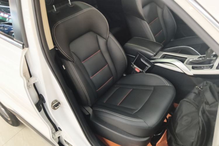 Used Geely Auto Emgrand X7 Sport 2018 1.8TD Automatic Two-Wheel Drive Smart Connect 4G Internet Edition Right Front Seat
