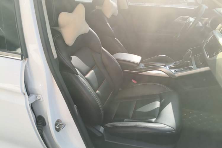 Used Geely Auto Emgrand X7 Sport 2018 1.8TD Automatic Two-Wheel Drive Zhiya Model Right Front Seat
