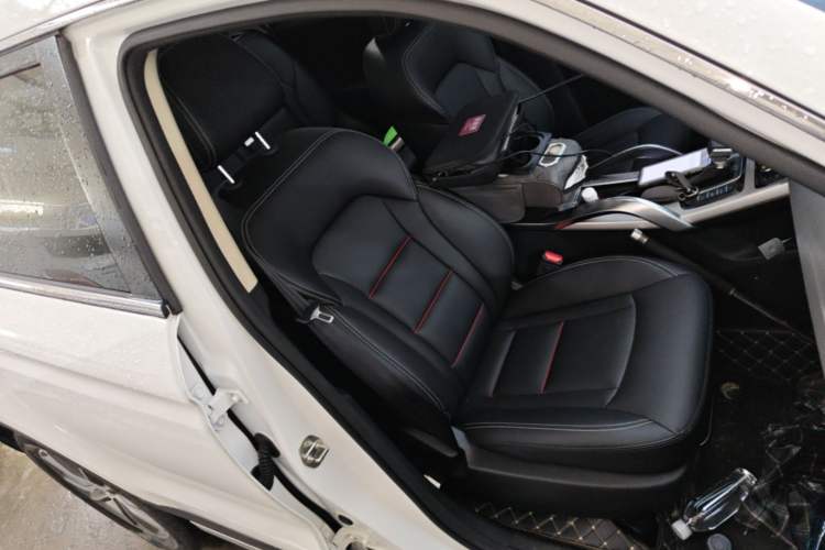 Used Geely Auto Emgrand X7 Sport 2018 1.8TD Automatic Two-Wheel Drive Smart Connect 4G Internet Edition Right Front Seat