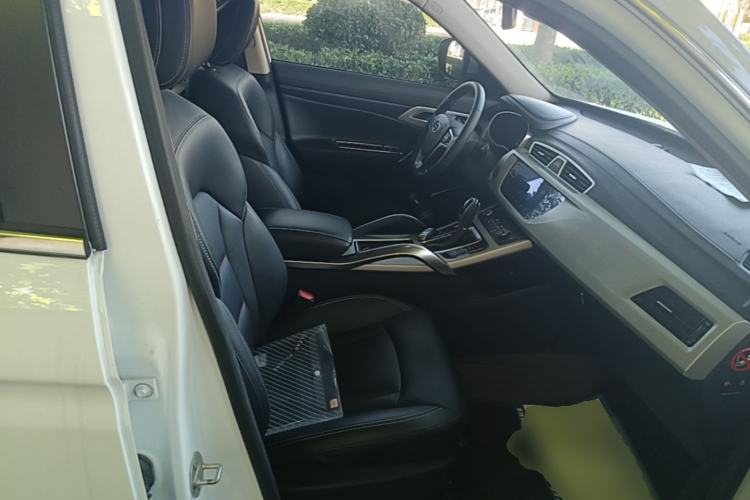 Used Geely Auto Emgrand X7 Sport 2018 1.8TD Automatic Two-Wheel Drive Smart 4G Connected Version Right Front Seat