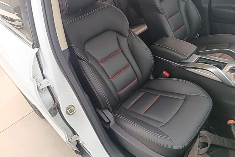 Used Geely Auto Emgrand X7 Sport 2018 1.8TD Automatic Two-Wheel Drive Zhiya Model Right Front Seat