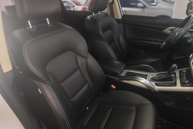 Used Geely Auto Emgrand X7 Sport 2018 1.8TD Automatic Two-Wheel Drive Smart Connect 4G Internet Edition Right Front Seat