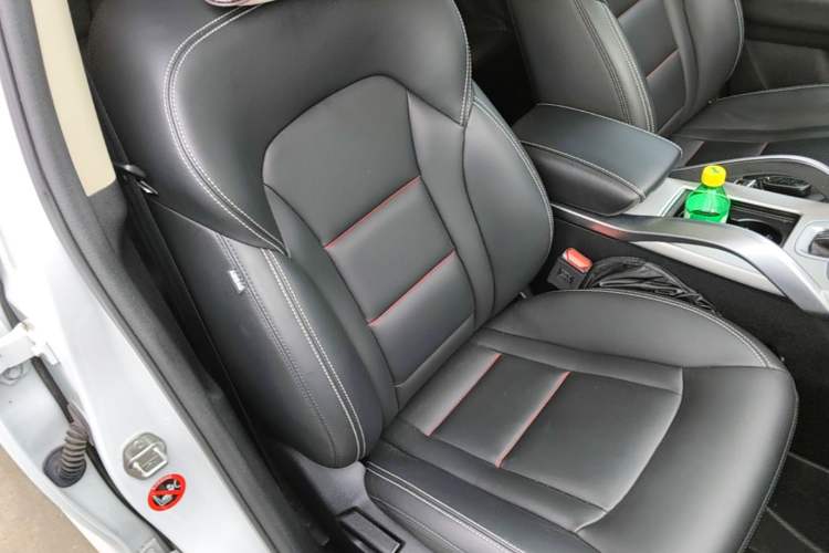 Used Geely Auto Emgrand X7 Sport 2018 1.8TD Automatic Two-Wheel Drive Smart Connect 4G Internet Edition Right Front Seat