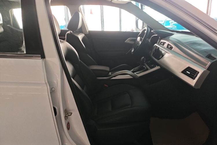 Used Geely Auto Emgrand X7 Sport 2018 1.8TD Automatic Two-Wheel Drive Smart Connect 4G Internet Edition Right Front Seat