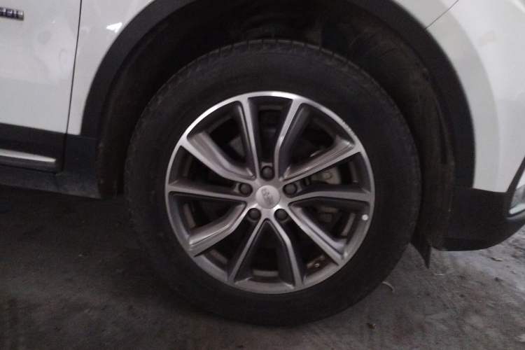 Used Geely Auto Emgrand X7 Sport 2018 1.8TD Automatic Two-Wheel Drive Smart 4G Connected Version Right Front Wheel Hub