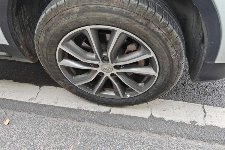 Used Geely Auto Emgrand X7 Sport 2018 2.0L Manual Two-Wheel Drive Zhiya Version Right Front Wheel Hub