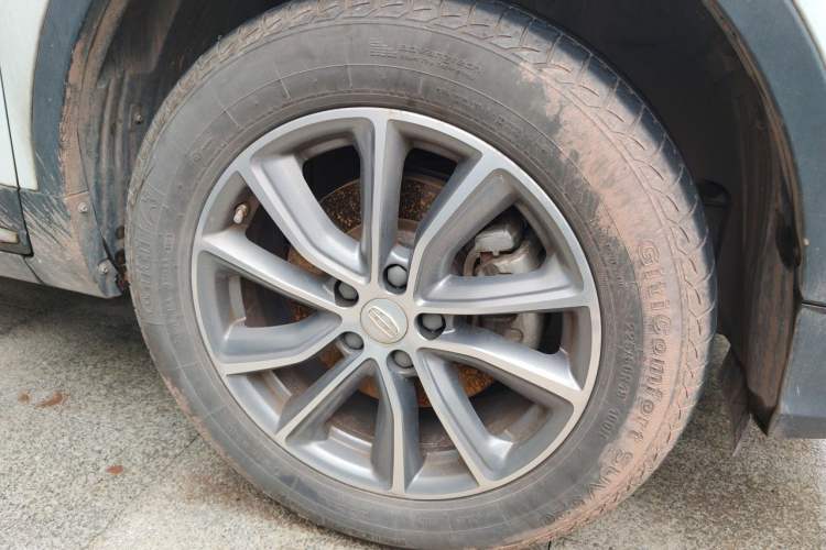 Used Geely Auto Emgrand X7 Sport 2018 1.8TD Automatic Two-Wheel Drive Smart Connect 4G Internet Edition Right Front Wheel Hub