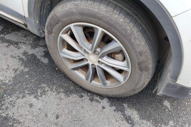 Used Geely Auto Emgrand X7 Sport 2018 1.8TD Automatic Two-Wheel Drive Zhiya Model Right Front Wheel Hub