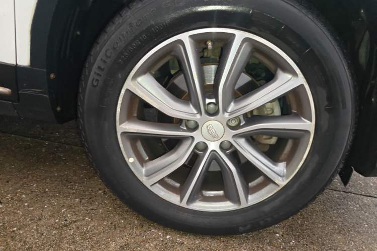 Used Geely Auto Emgrand X7 Sport 2018 2.0L Manual Two-Wheel Drive Zhiya Version Right Front Wheel Hub