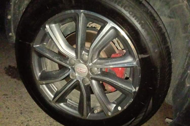 Used Geely Auto Emgrand X7 Sport 2018 2.0L Manual Two-Wheel Drive Zhiya Version Right Front Wheel Hub