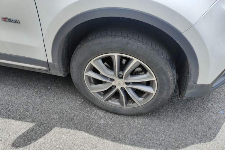 Used Geely Auto Emgrand X7 Sport 2018 1.8TD Automatic Two-Wheel Drive Smart Connect 4G Internet Edition Right Front Wheel Hub