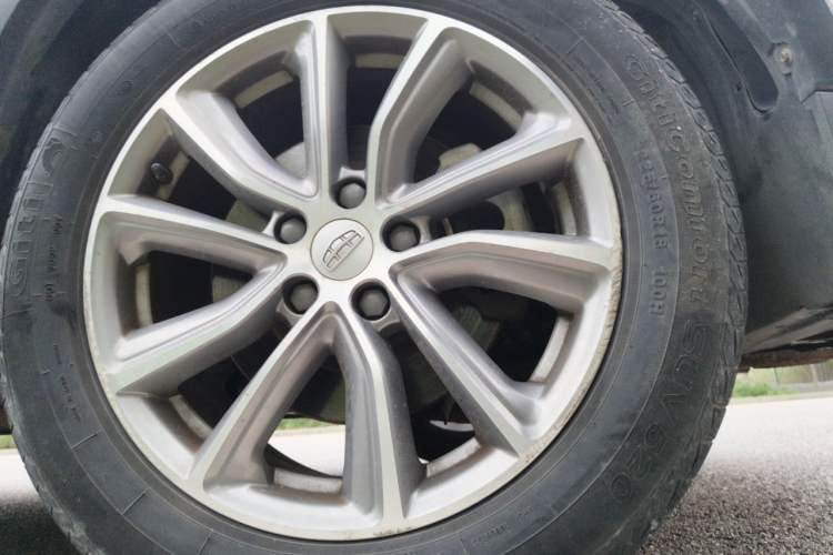 Used Geely Auto Emgrand X7 Sport 2018 1.8TD Automatic Two-Wheel Drive Smart Connect 4G Internet Edition Right Front Wheel Hub