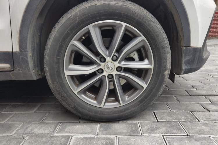 Used Geely Auto Emgrand X7 Sport 2018 1.8TD Automatic Two-Wheel Drive Smart Connect 4G Internet Edition Right Front Wheel Hub