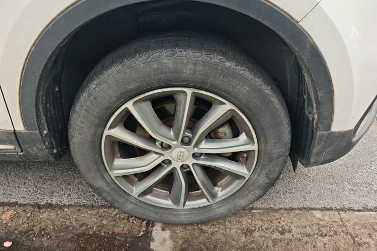 Used Geely Auto Emgrand X7 Sport 2018 1.8TD Automatic Two-Wheel Drive Smart Connect 4G Internet Edition Right Front Wheel Hub