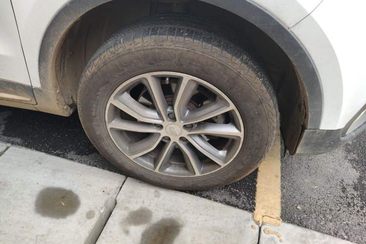 Used Geely Auto Emgrand X7 Sport 2018 1.8TD Manual Two-Wheel Drive Zhiya Model Right Front Wheel Hub