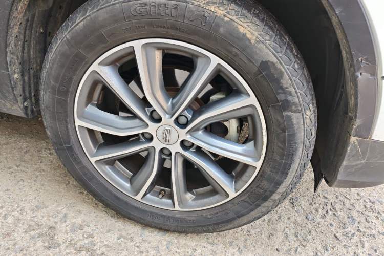 Used Geely Auto Emgrand X7 Sport 2018 1.8TD Automatic Two-Wheel Drive Smart Connect 4G Internet Edition Right Front Wheel Hub