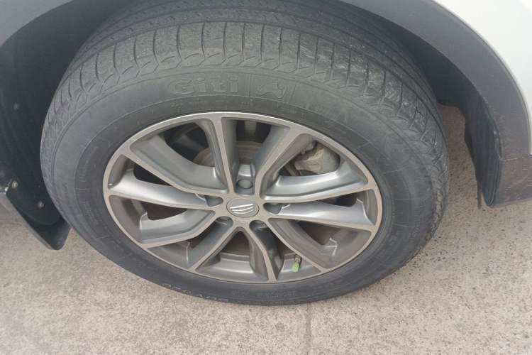 Used Geely Auto Emgrand X7 Sport 2018 2.0L Manual Two-Wheel Drive Zhiya Version Right Front Wheel Hub