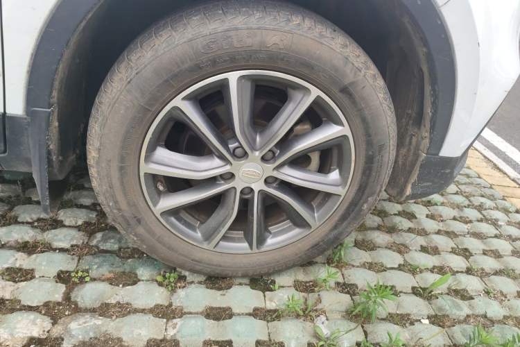Used Geely Auto Emgrand X7 Sport 2018 2.0L Manual Two-Wheel Drive Zhiya Version Right Front Wheel Hub