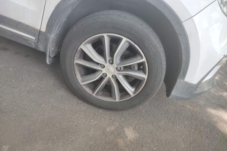 Used Geely Auto Emgrand X7 Sport 2018 1.8TD Automatic Two-Wheel Drive Smart 4G Connected Version Right Front Wheel Hub