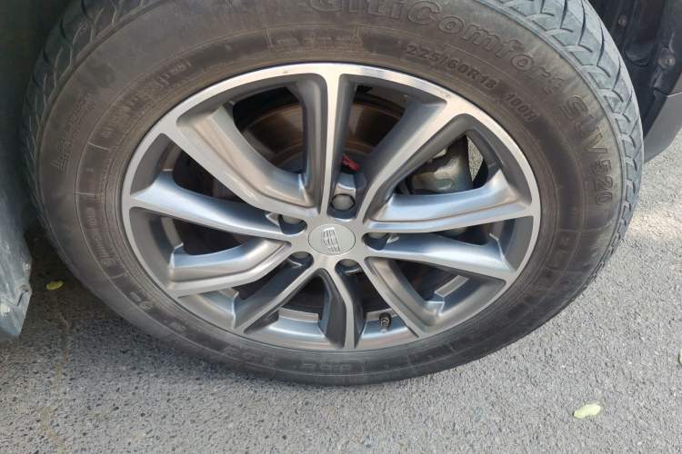 Used Geely Auto Emgrand X7 Sport 2018 1.8TD Manual Two-Wheel Drive Zhiya Model Right Front Wheel Hub