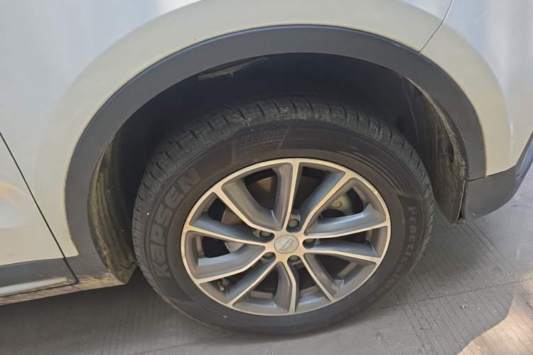 Used Geely Auto Emgrand X7 Sport 2018 1.8TD Automatic Two-Wheel Drive Smart Connect 4G Internet Edition Right Front Wheel Hub