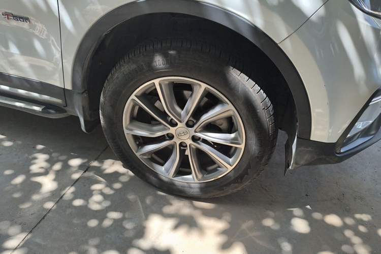 Used Geely Auto Emgrand X7 Sport 2018 1.8TD Automatic Two-Wheel Drive Smart Connect 4G Internet Edition Right Front Wheel Hub