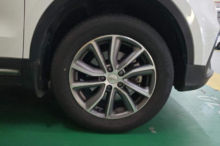 Used Geely Auto Emgrand X7 Sport 2018 1.8TD Automatic Two-Wheel Drive Smart Connect 4G Internet Edition Right Front Wheel Hub