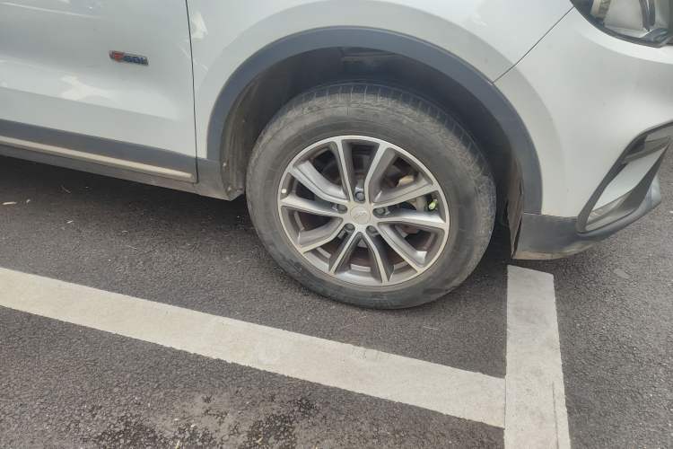 Used Geely Auto Emgrand X7 Sport 2018 1.8TD Automatic Two-Wheel Drive Zhiya Model Right Front Wheel Hub