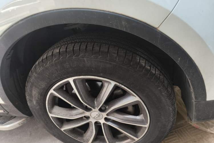 Used Geely Auto Emgrand X7 Sport 2018 1.8TD Automatic Two-Wheel Drive Zhiya Model Right Front Wheel Hub