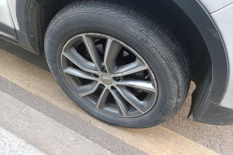 Used Geely Auto Emgrand X7 Sport 2018 Revised Version 1.8TD Automatic Two-Wheel Drive Smart Connectivity 4G-Enabled Edition Right Front Wheel Hub