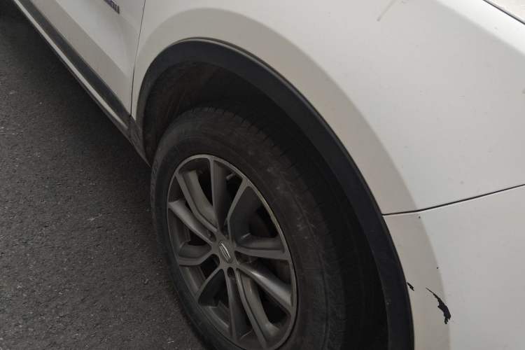 Used Geely Auto Emgrand X7 Sport 2018 Revised Version 1.8TD Automatic Two-Wheel Drive Smart Connectivity 4G-Enabled Edition Right Front Wheel Hub