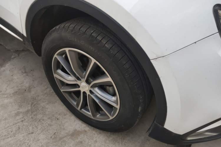 Used Geely Auto Emgrand X7 Sport 2018 1.8TD Automatic Two-Wheel Drive Smart Connect 4G Internet Edition Right Front Wheel Hub