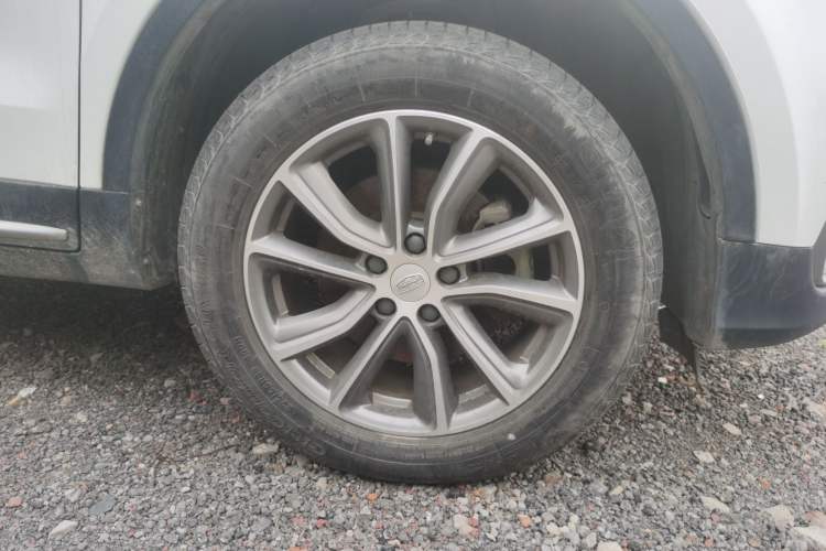 Used Geely Auto Emgrand X7 Sport 2018 2.0L Manual Two-Wheel Drive Zhiya Version Right Front Wheel Hub
